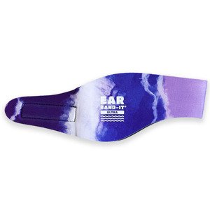 Ear Band-It® Ultra batikovaná Fialová Veľkosť čelenky: Stredná Čelenka na plávanie